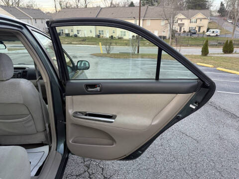 2004 Toyota Camry LE