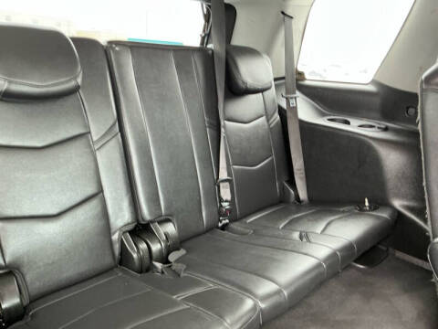 2018 Cadillac Escalade Luxury