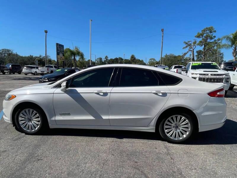 2013 Ford Fusion Hybrid SE