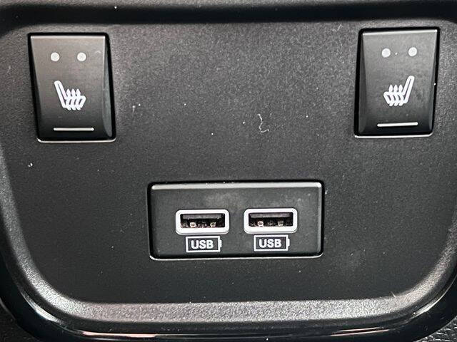 2023 Chrysler 300 C