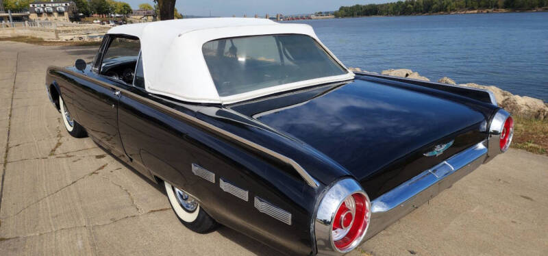 1962 Ford Thunderbird