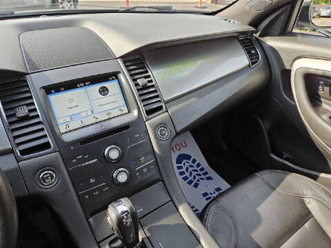 2017 Ford Taurus SEL