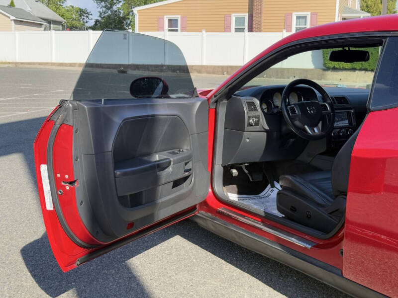 2012 Dodge Challenger SXT