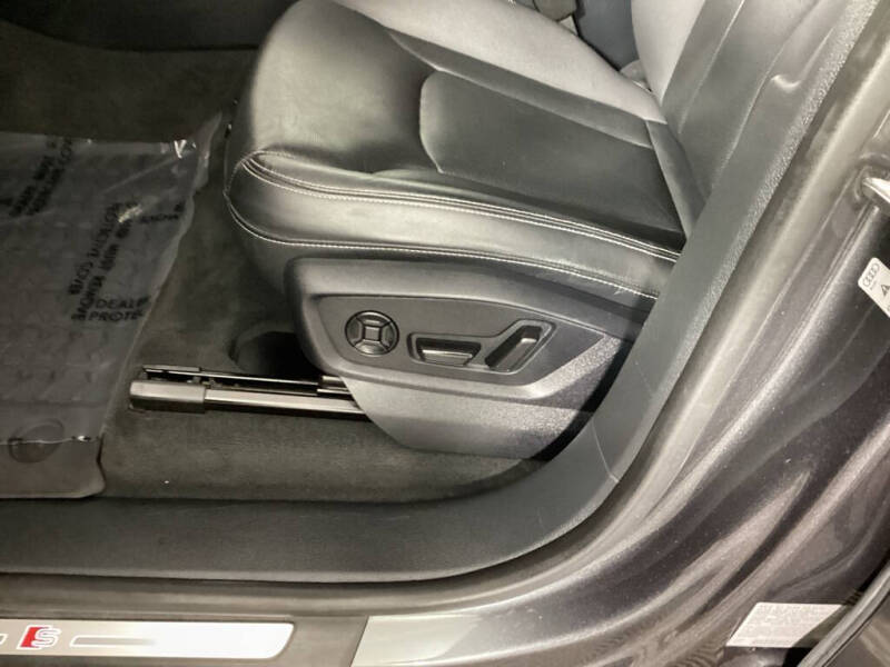 2019 Audi Q8 quattro Prestige 55 TFSI