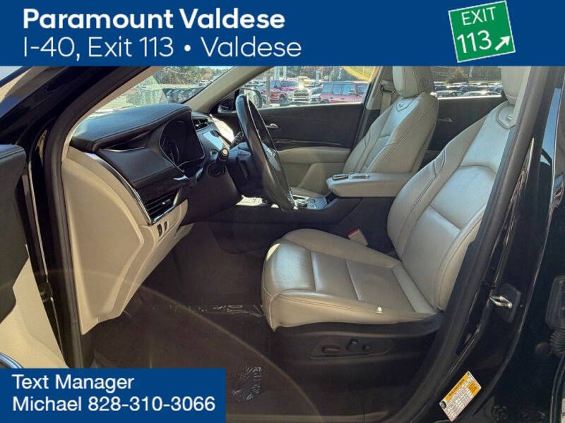 2023 Cadillac XT4 Premium Luxury