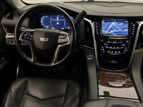 2020 Cadillac Escalade Standard