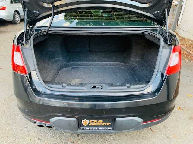 2011 Ford Taurus SEL