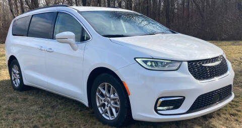 2022 Chrysler Pacifica for sale at Rodeo City Resale in Gerry NY