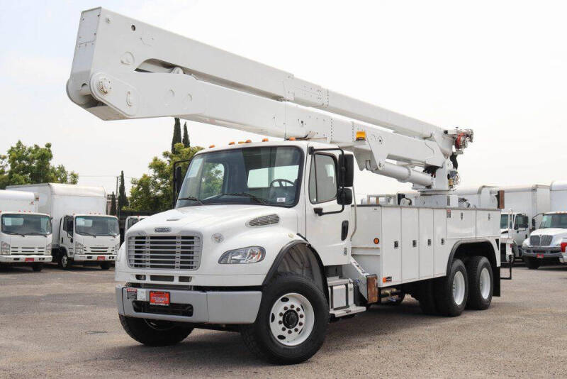 2017 Freightliner M2 106