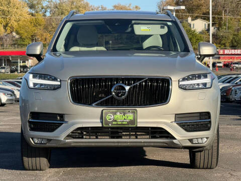 2016 Volvo XC90 T6 Momentum