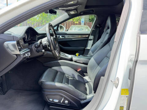 2018 Porsche Panamera