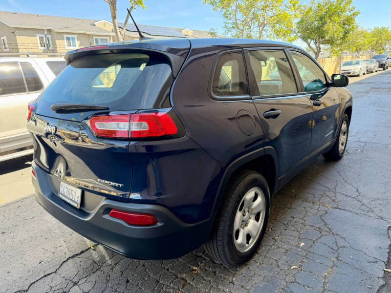 2015 Jeep Cherokee Sport
