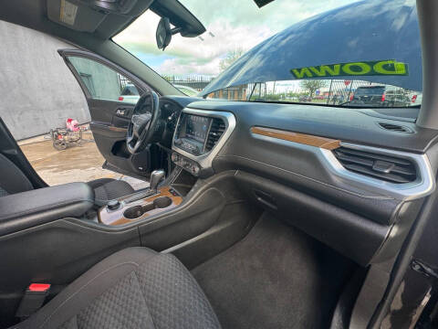 2017 GMC Acadia SLE-2