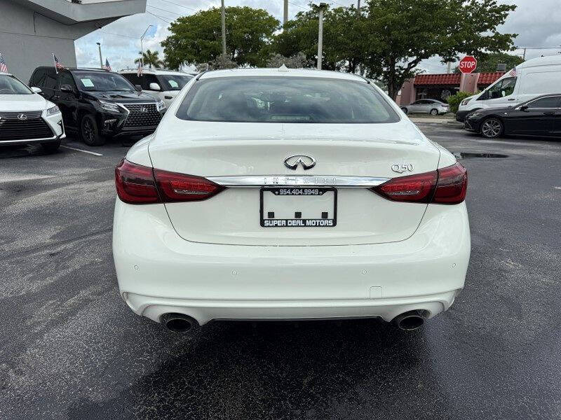 2021 Infiniti Q50 Luxe