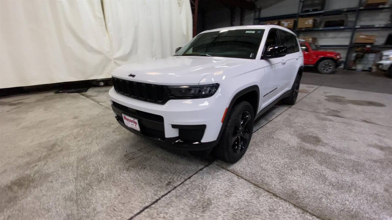 2023 Jeep Grand Cherokee L for sale at Victoria Auto Sales in Victoria, MN