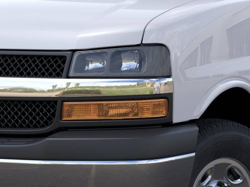 2025 Chevrolet Express 3500