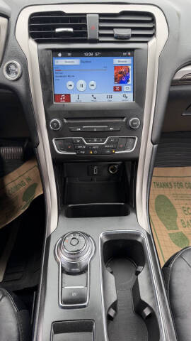 2017 Ford Fusion SE