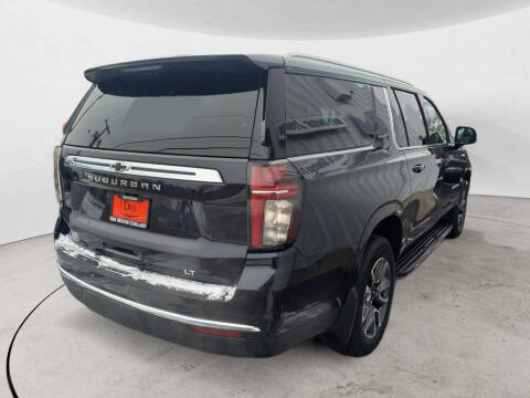 2023 Chevrolet Suburban LT