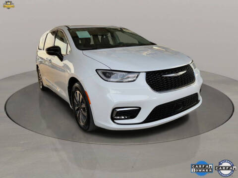 2024 Chrysler Pacifica Plug-In Hybrid Select