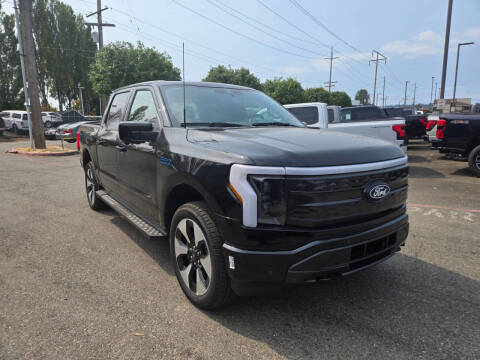 2025 Ford F-150 Lightning Platinum