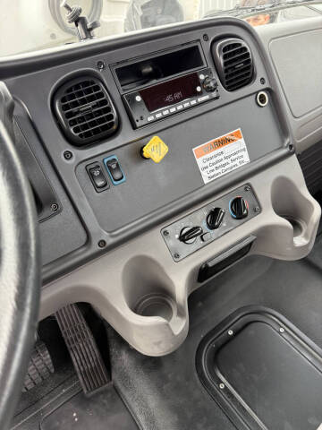 2022 Freightliner M2 106