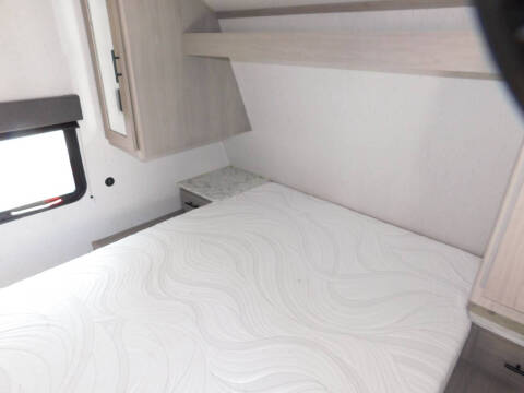 2023 Coleman Lantern 337 BH