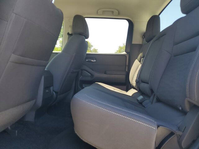 2022 Nissan Frontier SV