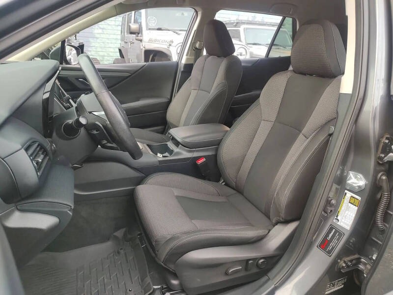 2022 Subaru Outback Premium