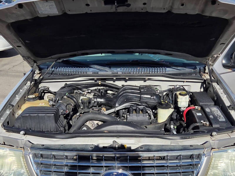 2005 Ford Explorer XLT