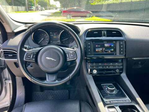 2018 Jaguar F-PACE 30t Premium