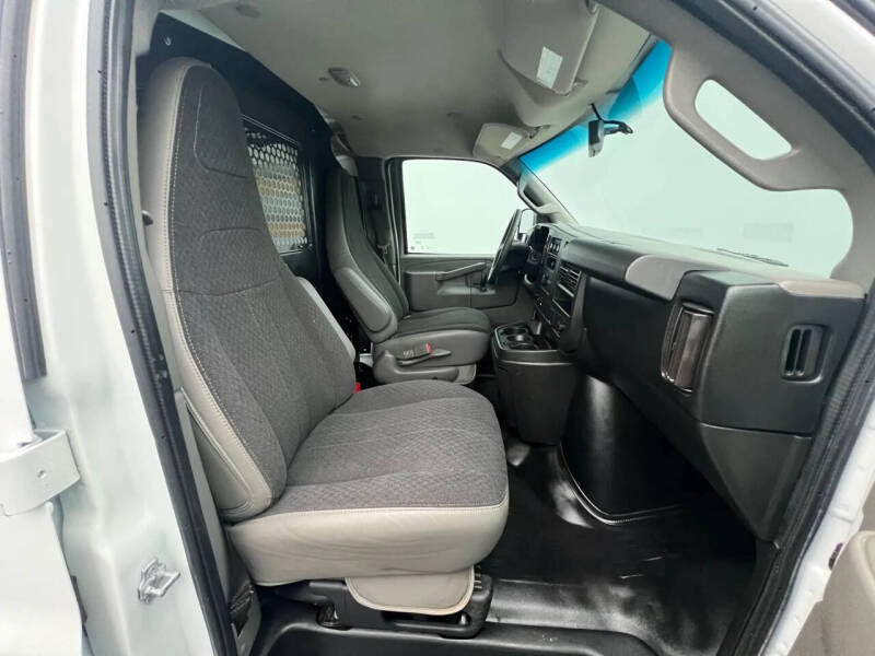 2020 GMC Savana 2500