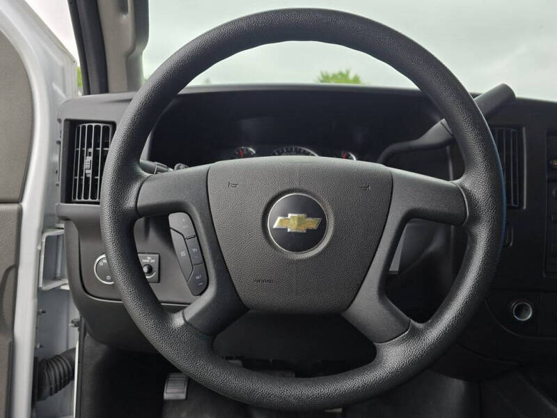 2023 Chevrolet Express 2500