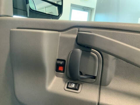 2025 Chevrolet Express 3500