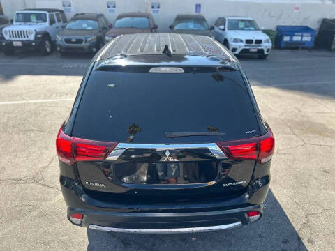 2017 Mitsubishi Outlander ES
