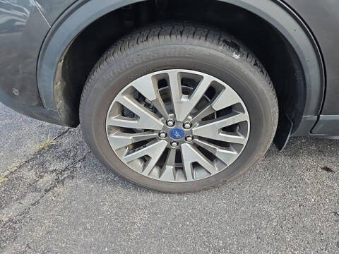 2020 Ford Escape Titanium