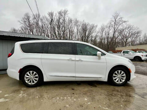 2017 Chrysler Pacifica Touring Plus