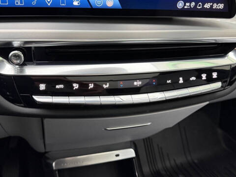 2025 Cadillac LYRIQ Luxury 1