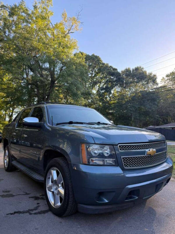 2012 Chevrolet Avalanche LS