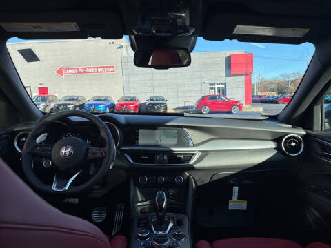 2025 Alfa Romeo Stelvio