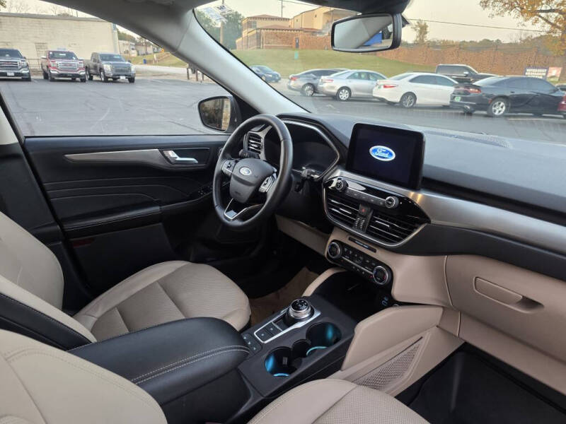 2021 Ford Escape Hybrid Titanium