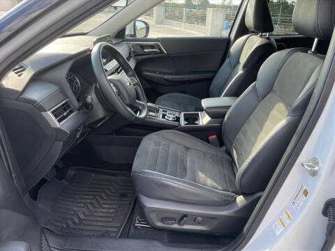 2022 Mitsubishi Outlander SE