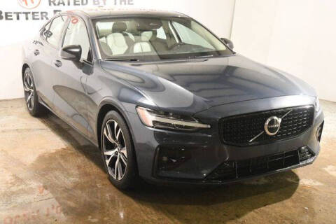 2024 Volvo S60 B5 Core Dark Theme
