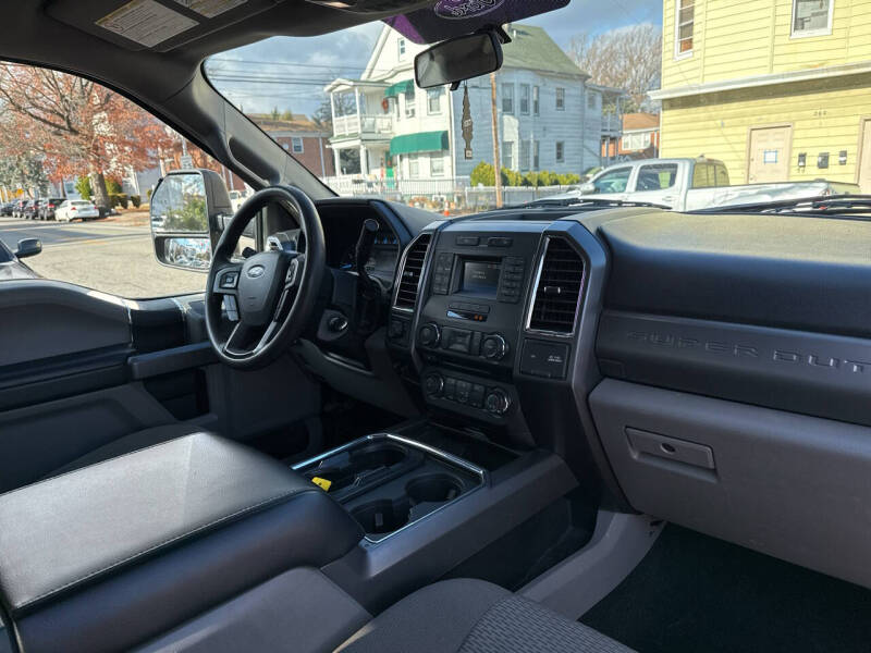 2017 Ford F-250 Super Duty XLT photo 13