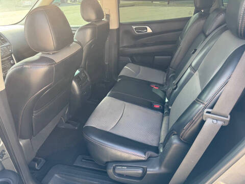 2019 Nissan Pathfinder SV