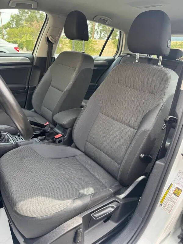 2016 Volkswagen Golf TSI S