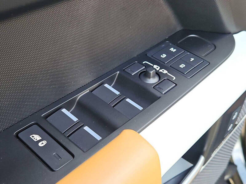 2023 Land Rover Defender 110 S