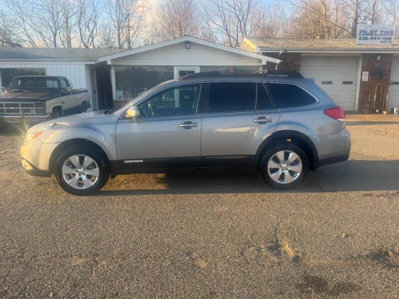 2011 Subaru Outback I Limited's photo