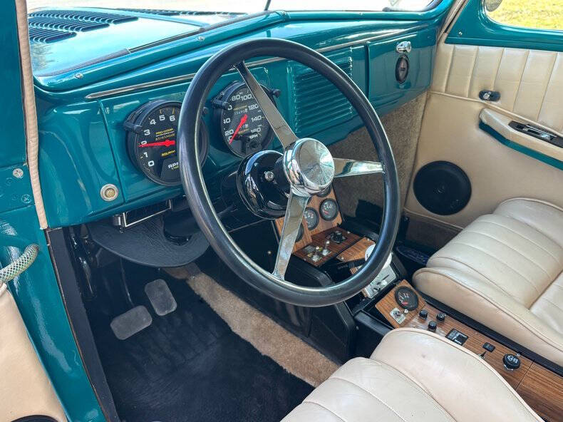1939 Ford Deluxe