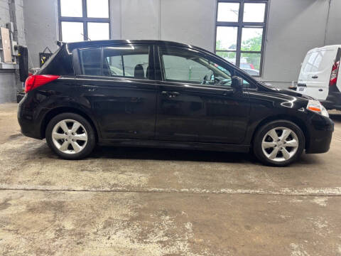 2011 Nissan Versa 1.8 SL