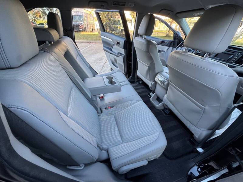 2014 Toyota Highlander LE